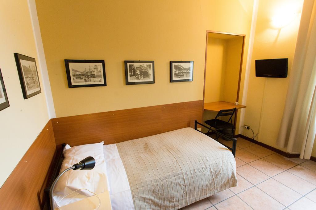 Hotel Pontenuovo Merone Szoba fotó