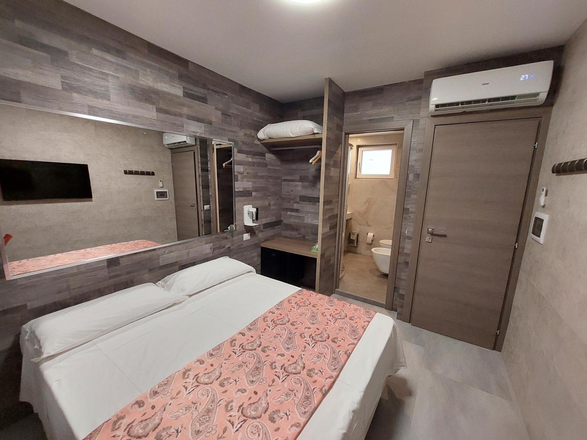 Hotel Pontenuovo Merone Kültér fotó